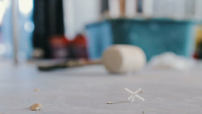 직업 산업 모래 벽 백그라운드 패턴 포장 표면 벽돌 바닥 실내 사람없음 야외 건물 쌓기 블록 장비 건설현장 회색 조약돌 바위 공구 업무 수리 닫기 망치 땅 천 모종삽 타일 시멘트 주걱 건축업자 공예가 미장 블러효과 석고 콘크리트 세련 MOV 해외동영상 클립영상 건축물 건축 컬러 무늬 모션 주방용품 건설업 내부 돌_바위 도구 직물 작업 삽 동영상 블러 파일형식 효과