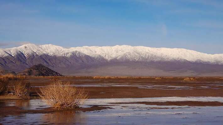 구름 공원 모래 여행 겨울 자국 자연 하늘 휴가 산 건조 파노라마 풍경 사람없음 야외 파란색 계곡 맑음 미국 트래킹 하이킹 사막 흰색 황무지 숲 언덕 캘리포니아 통과 내추럴 요세미티국립공원 전국 절정 4K MP4 해외동영상 클립영상 자연요소 계절 공공시설 컬러 북아메리카 레저 날씨 촬영기법 국립공원 생태계 동영상 파일형식