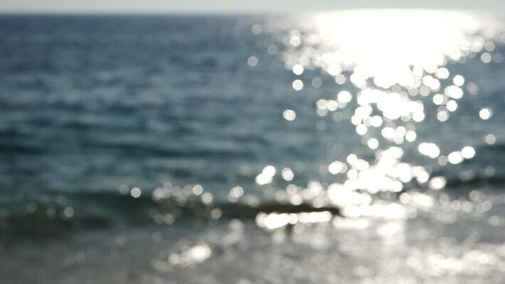 파도 바다 백그라운드 휴가 휴식 사람없음 아웃포커스 여름 빛 햇빛 태양 뷰티 평화 맑음 미국 침묵 고요 꿈 자유 분위기 소프트포커스 휴양지 질감 보케 캘리포니아 베네치아 부드러움 태평양 남쪽 깊이 블러 선로 4K 산타모니카 MP4 해외동영상 클립영상 자연요소 계절 컨셉 북아메리카 날씨 촬영기법 소리 이탈리아 장소 감각 방향 동영상 파일형식