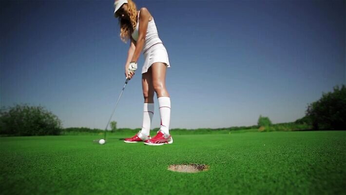 직업 여자 스포츠 포즈 신발 골프 비즈니스 공 놀이 한명 잔디 성인 야외 컵 빨간색 초록색 치마 운동 햇빛 우주 경쟁 봄 장비 운전 도전 게임 흰색 우승 구멍 운전사 골퍼 강의 연습 클럽 때리기 승자 토너먼트 퍼터 플레이어 MP4 해외동영상 클립영상 식물 1 식기 계절 컬러 컨셉 모션 하의 운동선수 건강 사람 태양 구기 최고 동영상 파일형식