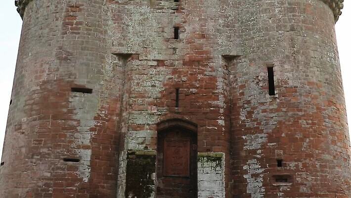 유럽 문화 벽 여행 건축양식 하늘 영국 잉글랜드 풍경 사람없음 건물 목재 여행객 탑 수확 골동품 바위 도시 성 방어 중세 역사 재산 오브젝트 폐허 군용 전쟁 대포 동영상 랜드마크 옛날 스코틀랜드 MOV 해외동영상 클립영상 나무 건축물 건축 나라 무기 농업 재료 군대 어류 사람 금융 돌_바위 파일형식