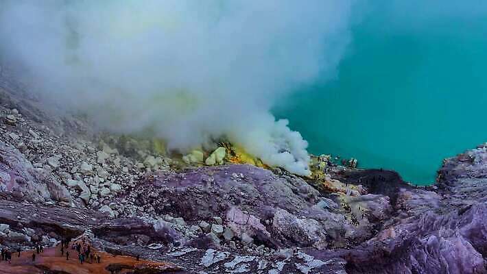 지구 호수 섬 여행 자연 바람 산 사람 사람없음 여행객 계곡 안개 뜨거움 연기 위험 폭발 땅 질감 화산 오르기 인도네시아 먼지 분화구 용암 가스 랜드마크 스모그 유황 4K 타임랩스 MOV 해외동영상 클립영상 자연요소 아시아 컨셉 모션 날씨 촬영기법 생태계 동영상 파일형식