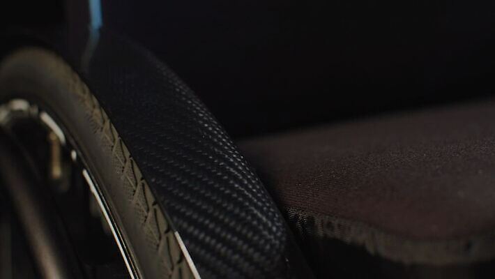 백그라운드 이동 의자 부분 교통시설 모션 사람없음 카메라 검은색 어둠 장비 바퀴 원형 센터 닫기 승차 묘사 서비스 휠체어 역동적 순환 시스템 정비공 느림 알루미늄 탄소 4K MOV 해외동영상 클립영상 도형 컬러 가구 교통 컨셉 전자제품 기술자 시설 동영상 파일형식