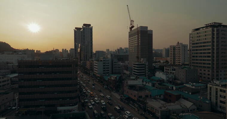 아시아 도로 건축양식 자동차 거리 서울 파노라마 사람없음 건물 도시풍경 고층빌딩 일몰 도시 고속도로 저녁 자동 4K MOV 해외동영상 클립영상 건축물 건축 나라 길 육상교통 교통시설 한국 촬영기법 풍경 빌딩 노을 야간 동영상 파일형식
