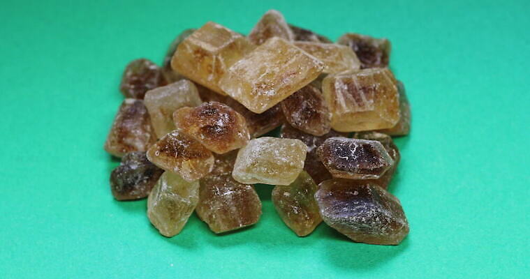 음식 컬러 사탕 사람없음 빛 컬러풀 갈색 쌓기 흰색 닫기 확대 달콤 작음 가루 설탕 굽기 먹기 뿌리기 비만 결정체 칼로리 흙더미 축적 당뇨병 탄수화물 해로움 4K MOV 해외동영상 클립영상 컨셉 모션 디저트 흙 맛 질병 크기 구이 몸매 동영상 파일형식 더미