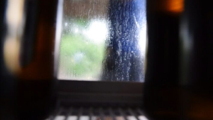 1 라이프스타일 남자 음료 태국 유리 선반 주택 맥주 주류 실내 한명 사람 성인 초록색 주방 얼음 기계 추위 마시기 알코올 신선 잡기 바 오픈 액체 시원함 상쾌 냉장고 중독 유지 냉각기 냉동고 해로움 MOV 해외동영상 클립영상 자연요소 감정 아시아 컬러 가구 컨셉 모션 재질 내부 건물 생활 가전제품 동영상 파일형식