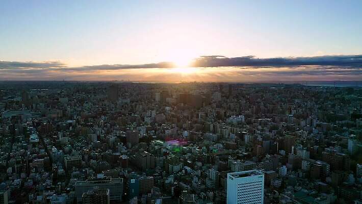 나무 구름 아시아 여행 비즈니스 건축양식 하늘 거리 안테나 동양인 풍경 사람없음 건물 도시풍경 태양 일출 탑 일본 고층빌딩 일몰 새벽 도시 도심 도쿄 장면 지역 타운 스카이라인 드론 랜드마크 조감도 4K MOV 해외동영상 클립영상 자연요소 식물 건축물 건축 나라 통신 인종 빌딩 노을 동영상 파일형식