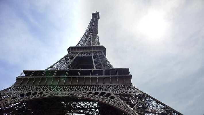 구름 유럽 문화 여행 건축양식 하늘 휴가 풍경 사람없음 건물 파란색 여행객 탑 금속 낭만 프랑스 도시 역사 큼 철 심볼 천연기념물 프랑스어 랜드마크 수도권 옛날 파리(프랑스) 4K 타임랩스 MP4 해외동영상 클립영상 자연요소 문자 건축물 건축 나라 컬러 컨셉 재질 촬영기법 사람 크기 지역 동영상 파일형식