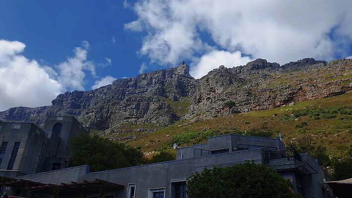 구름 여행 아프리카 자연 탁자 하늘 휴가 산 파노라마 풍경 사람없음 야외 파란색 도시풍경 여행객 도시 망토 암초 타운 남쪽 남아프리카 랜드마크 서쪽 케이프타운 4K MOV 해외동영상 클립영상 자연요소 나라 컬러 가구 촬영기법 사람 방향 생태계 동영상 남아프리카공화국 파일형식