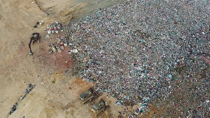 산업 컬러 백그라운드 조류 풍경 사람없음 치료 가로 환경 보호 위생 쓰레기 폐기물 땅 버리기 먼지 짐차 흙더미 덩어리 낭비 생태학 처리 4K MOV 해외동영상 클립영상 동물 교육 컨셉 의학 모션 자동차 흙 동영상 파일형식 더미
