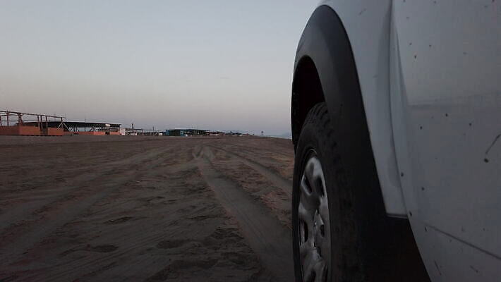 모래 바다 여행 자동차 자연 휴가 사람없음 야외 햇빛 일몰 운전 바퀴 저녁 타이어 알바니아 4K MOV 해외동영상 클립영상 육상교통 모션 태양 노을 야간 생태계 동영상 파일형식 남유럽