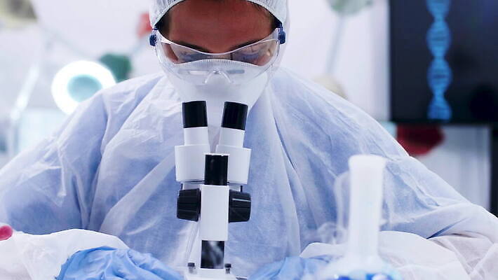 여자 산업 과학 유리 탁자 건강 현미경 실험 작업복 파란색 거품 장비 액체 실험실 연기 천 과학자 플라스크 분석 비커 유리그릇 튜브 공식 원뿔 반응 방법 화학물질 화학자 4K 유체 MOV 해외동영상 클립영상 도형 직업 그릇 옷 컬러 가구 컨셉 재질 실험기구 사람 직물 화학 동영상 학자 파일형식