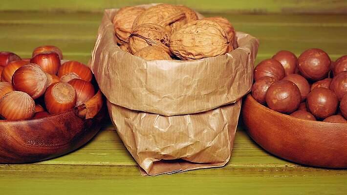 음식 백그라운드 다이어트 재료 건조 건강 씨앗 사람없음 목재 갈색 쌓기 견과류 껍질 신선 소나무 사발 혼합 시리얼 먹기 묘사 유기농 알맹이 날것 땅콩 호두 아몬드 흙더미 내추럴 개암나무 삼나무 섞기 채식주의자 캐슈넛 피칸 개암 비건 4K MOV 해외동영상 클립영상 나무 식물 웰빙 열매 컬러 모션 흙 사기그릇 채식 동영상 파일형식 더미