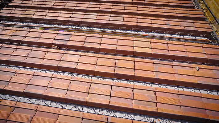 공공시설 산업 비즈니스 건축양식 노동자 바닥 주택 안전 사람없음 건물 금속 기계 장비 건설현장 젖음 흐름 공구 업무 붓기 땅 철 믹서 서식 파이프 번짐 시멘트 판 공학 발판 계약자 섞기 철강 콘크리트 4K MOV 해외동영상 클립영상 직업 건축물 교육 건축 컨셉 모션 재질 건설업 도구 작업 계약 시설 동영상 파일형식 효과