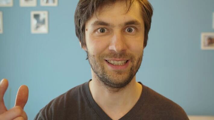 백인 얼굴 결혼 관계 남편 주택 실내 한명 외침 방 고통 분노 짜증 폭력 좌절 닫기 싸움 문제 비명 소셜 이슈 남용 표현성 4K MP4 해외동영상 클립영상 서양인 1 감정 컨셉 모션 사람 이벤트 내부 건물 신체부위 소리 사회이슈 동영상 파일형식