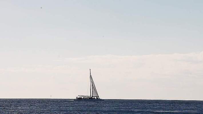 모래 바다 섬 여행 요트 자연 하늘 휴식 사람없음 태양 일몰 추위 만 보트 크루즈 모터보트 내추럴 도미니카공화국 파라다이스 수평선 4K MP4 해외동영상 클립영상 자연요소 컨셉 배_교통 노을 남아메리카 생태계 동영상 파일형식