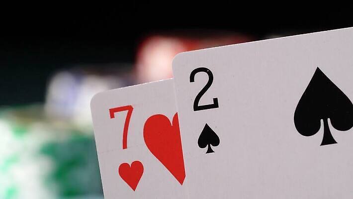 손 스포츠 백그라운드 돈 2 놀이 탁자 성공 사람없음 초록색 쌓기 경쟁 게임 잡기 우승 쌍 신용카드 행운 재산 도박 위험 심볼 카지노 클럽 기회 딜러 포커 보여주기 중독 라스베가스 에이스 잭팟 텍사스 플레이어 필승 4K MOV 해외동영상 클립영상 컬러 가구 컨셉 모션 신체부위 금융 미국 최고 트럼프 동영상 파일형식