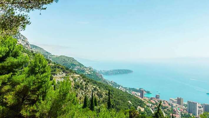 나무 구름 전통 유럽 문화 도로 바다 컬러 여행 요트 비즈니스 건축양식 교통시설 자동차 자연 하늘 항해 풍경 사람없음 도시풍경 활발 프랑스 도시 시간 만 재산 언덕 함선 장면 모나코 많음 몬테카를로 4K 타임랩스 MP4 해외동영상 클립영상 자연요소 식물 건축 나라 길 육상교통 교통 컨셉 배_교통 촬영기법 금융 시설 생태계 동영상 파일형식