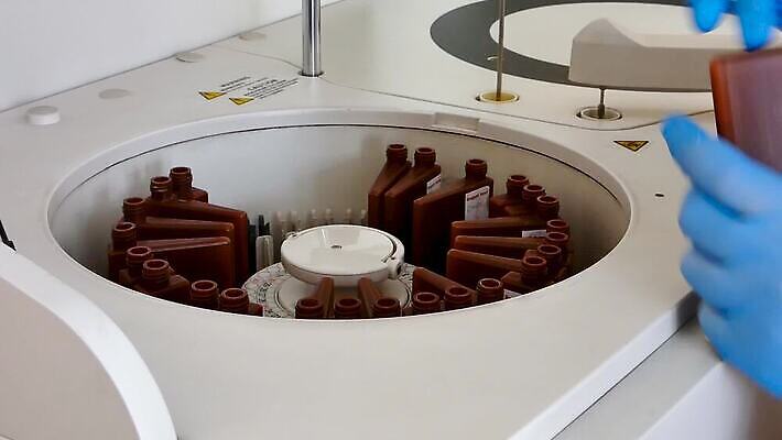 직업 과학 노동자 직장 병원 실험 사람없음 약 견본 기계 장비 기구 혈액 실험실 닫기 생명공학 컨테이너 천 로봇 과학자 분석 생물학 회전 드럼 감염 자동 제어 화학물질 MP4 해외동영상 클립영상 교육 산업 컨셉 회사 의학 모션 타악기 직물 화학 동영상 학자 파일형식