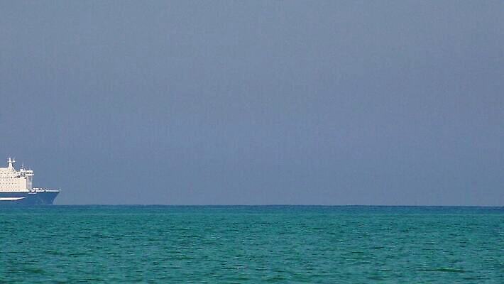 바다 여행 교통시설 하늘 휴가 항해 사람없음 물 파란색 힘 흰색 시간 보트 고급 큼 크루즈 갑판 함선 승객 포트 알바니아 파라다이스 수평선 4K 타임랩스 MP4 해외동영상 클립영상 자연요소 컬러 교통 컨셉 배_교통 촬영기법 크기 시설 동영상 파일형식 남유럽