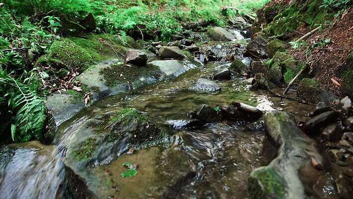 과학 자연 표면 사람없음 바위 흰색 거친 닫기 크리스탈 보석 천 묘사 오브젝트 싱글 질감 회전 날것 내추럴 고립 사방 지질학 4K MOV 해외동영상 클립영상 교육 컬러 모션 돌_바위 직물 광석 생태계 동영상 파일형식