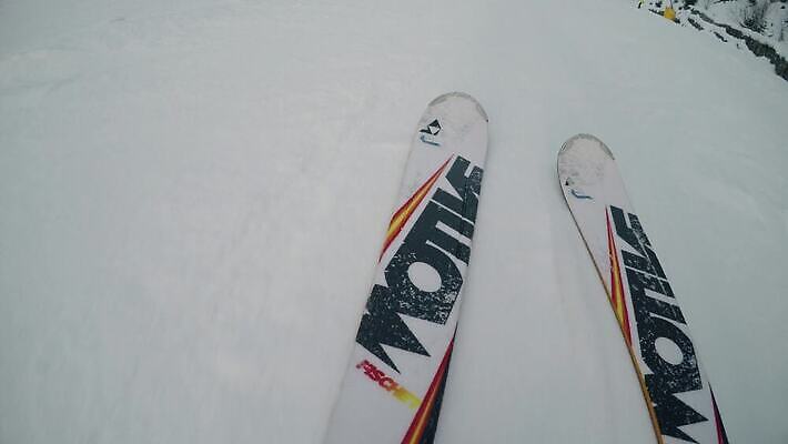 옷 계절 여자 유럽 스포츠 여행 겨울 자연 하늘 휴가 스키 휴식 산 사람 풍경 경사 야외 가로 파란색 태양 맑음 얼음 트래킹 추위 흰색 소나무 스노우보드 휴양지 리프트 스키선수 불가리아 선로 절정 눈내림 1인칭시점 4K 반스코 MP4 해외동영상 클립영상 자연요소 나무 시선 나라 컬러 컨셉 레저 날씨 겨울스포츠 운동선수 장소 눈 보드_스포츠 생태계 동영상 파일형식 남유럽