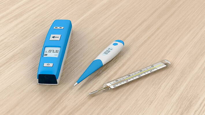 신체 유리 주택 건강 사람없음 목재 전자제품 약 3D 디지털 장비 기구 뜨거움 그룹 질병 온도계 체온계 측정 눈금 온도 돌봄 섭씨 적외선 카피스페이스 4K MOV 해외동영상 클립영상 나무 재료 의학 모션 재질 건물 공백 디지털합성 동영상 파일형식