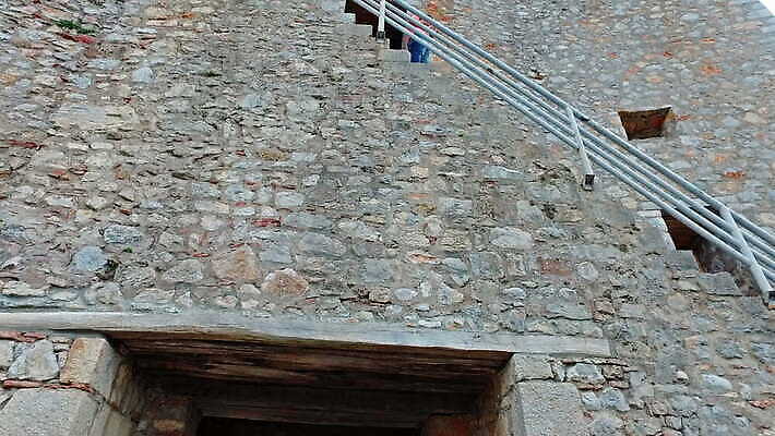 유럽 호수 벽 여행 건축양식 모션 산 파노라마 풍경 사람없음 건물 여름 도시풍경 여행객 탑 맑음 산책 골동품 바위 깃발 도시 중세 역사 정상 지중해 아래 폐허 대문 장면 타운 동유럽 천연기념물 고고학 랜드마크 마케도니아 발칸반도 옛날 화창 1인칭시점 4K MOV 해외동영상 클립영상 건축물 시선 계절 교육 건축 나라 바다 날씨 휴식 촬영기법 사람 문 돌_바위 방향 위치 동영상 파일형식 남유럽