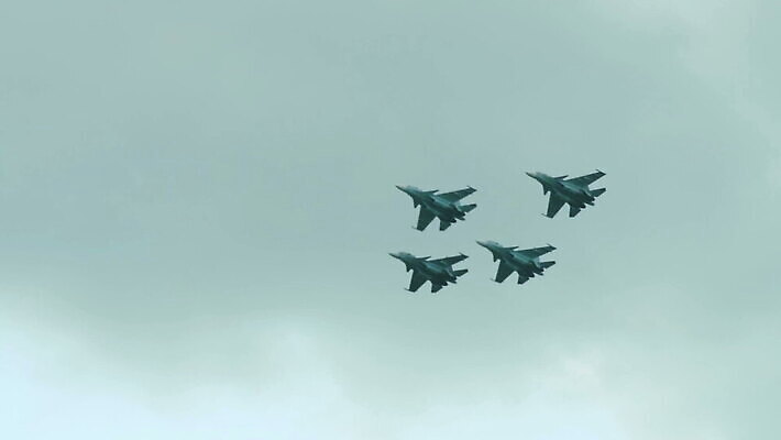 산업 하늘 비행기 안테나 사람없음 힘 공연 4 공군 속도 군용 전쟁 쇼 제트기 육군 에어쇼 대패 MOV 해외동영상 클립영상 통신 항공교통 대중교통 군대 이벤트 숫자 동영상 파일형식