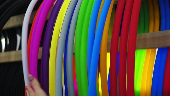 구름 라이프스타일 전구 휴식 흡연 담배 실내 사람 이벤트 사람없음 파티 카페 안개 바 사발 연기 수증기 전시회 클럽 파이프 아로마 숯 중독 니코틴 석탄 아랍어 타격 흡연자 스타일 4K MOV 해외동영상 클립영상 자연요소 컨셉 모션 날씨 내부 생활 상점 전시 사기그릇 동영상 파일형식