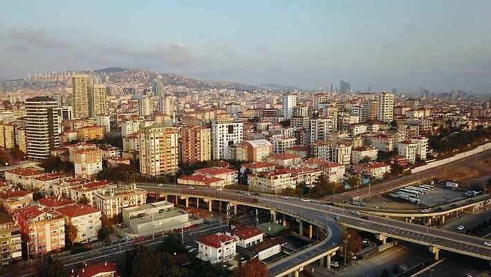 공공시설 도로 여행 건축양식 교통시설 모션 자동차 부동산 거리 아파트 주택 이스탄불 안테나 사람없음 건물 하이앵글 고층빌딩 일몰 블록 운전 도시 고속도로 운전사 재산 교차로 스카이라인 칠면조 동맥 드론 방법 많음 1인칭시점 4K MP4 해외동영상 클립영상 직업 건축물 시선 건축 길 육상교통 뷰포인트 교통 컨셉 통신 조류 빌딩 금융 노을 시설 혈관 동영상 파일형식 튀르키예