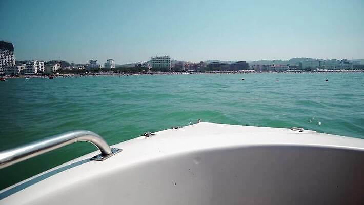 1 선 밧줄 파도 바다 섬 여행 요트 모션 태국 하늘 바람 휴가 항해 사람없음 물 맑음 낭만 자유 흰색 보트 갑판 활 함선 각도 기어 방법 안다만 알바니아 수평선 1인칭시점 4K MP4 해외동영상 클립영상 자연요소 시선 아시아 줄 컬러 컨셉 배_교통 날씨 동영상 파일형식 남유럽