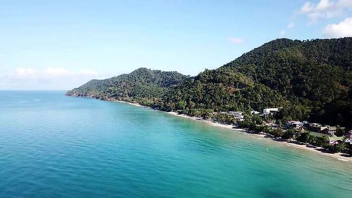 나무 모래 파도 바다 섬 여행 백그라운드 태국 자연 하늘 호텔 휴가 휴식 안테나 사람 사람없음 초록색 물 파란색 모래사장 야자수 태양 맑음 수영 자유 광선 투명 황금 언덕 하와이 폴리네시아 드론 터키석 파라다이스 그리너리 4K MP4 해외동영상 클립영상 자연요소 식물 아시아 컬러 컨셉 통신 숙소 날씨 미국 수상스포츠 오세아니아 보석 생태계 동영상 파일형식 트랜드컬러