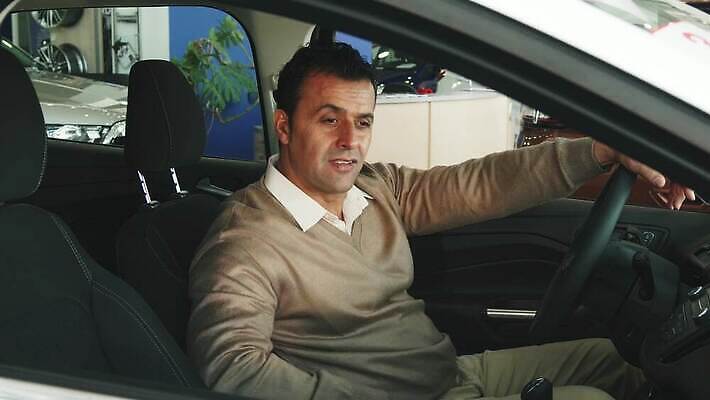 남자 셔츠 돈 의자 비즈니스 바지 자동차 전등 새로움 한명 정장 세일 상점 일본 검은색 어둠 재킷 거래 덮개 흰색 비즈니스맨 바퀴 선택 구매 핸들 브레이크 스웨터 피부 서비스 속도 활 연료 가스 엔진 모터 디젤 완벽 자동 조언 대리인 4K MOV 해외동영상 클립영상 1 옷 아시아 육상교통 컬러 가구 컨셉 상의 하의 조명 사람 신체부위 쇼핑 외투 뚜껑 직장인 재산 동영상 파일형식