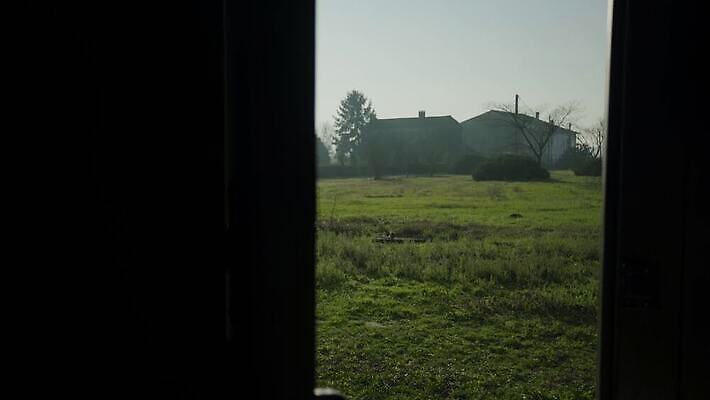 나무 계절 유럽 여행 백그라운드 밭 날씨 출입구 안테나 파노라마 풍경 사람없음 야외 물 파란색 태양 문 마을 환경 계곡 맑음 시골 숲 땅 언덕 서리 장면 내추럴 넘어짐 드론 4K MP4 해외동영상 클립영상 자연요소 식물 나라 컬러 농업 통신 모션 촬영기법 동영상 파일형식