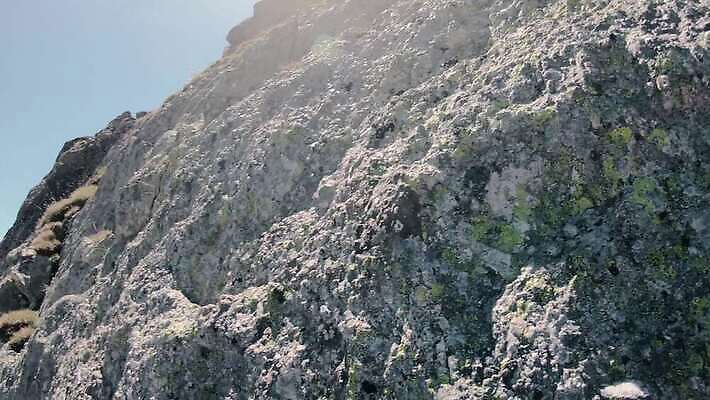 호수 성공 산 사람없음 탐험 도전 용기 정상 위험 오르기 불가리아 절정 하이커 4K 반스코 MP4 해외동영상 클립영상 그릇 여행 컨셉 모션 동영상 파일형식 남유럽