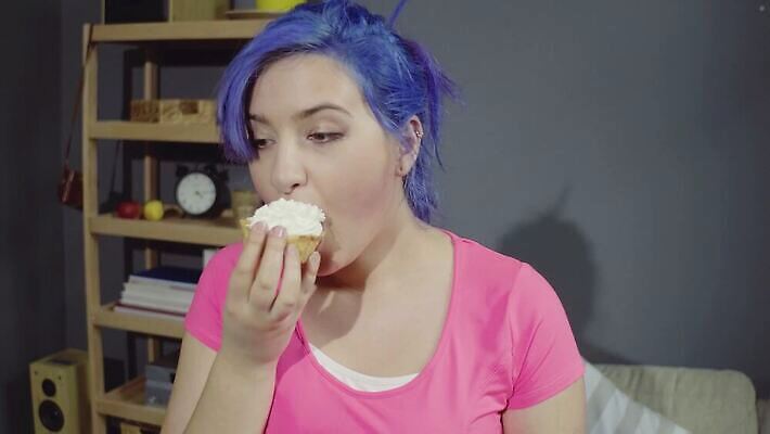 직업 여자 남자 의자 실내 대화 미소 여러명 검은색 듣기 모임 자신감 원형 그룹 분석 상담 중독 정신과 정신과의사 조언 치료사 헬프 심리치료 4K MP4 해외동영상 카운슬러 클립영상 도형 감정 컬러 가구 다수 컨셉 모션 표정 병원 말하기 사람 내부 치료 의사 도움 상담원 동영상 심리 파일형식