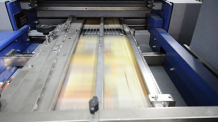 디자인 산업 종이 선 컬러 비즈니스 모션 사람없음 가로 디지털 기계 장비 벨트 도구 판넬 신문 제조 인쇄 사인 순환 언론 시트 공학 되감기 방법 접기 조종장치 컨베어밸트 타임랩스 인트로 MOV 해외동영상 클립영상 잡화 교육 촬영기법 간행물 뉴스 동영상 파일형식