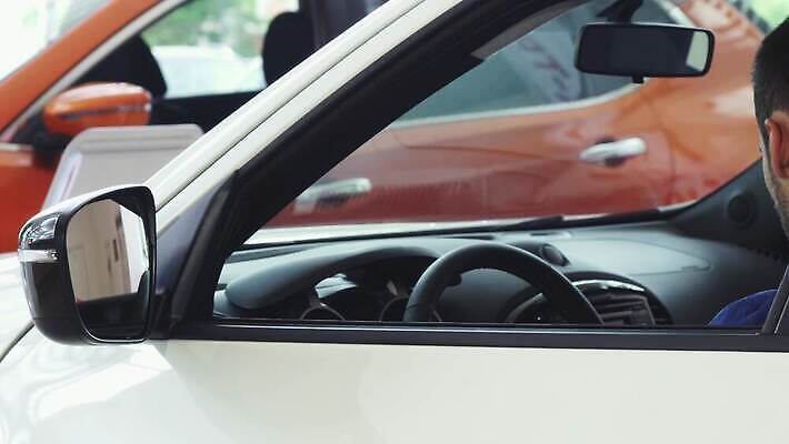 직업 라이프스타일 행복 산업 여행 비즈니스 교통시설 자동차 새로움 한명 안전 금융 판매 세일 상점 운전 비즈니스맨 운전사 구매 고객 투자 상업 긍정 소매 주인 대여 대출 렌탈 자동 소유 4K MOV 해외동영상 클립영상 1 남자 감정 육상교통 교통 컨셉 모션 사람 생활 경제 쇼핑 직장인 시설 동영상 파일형식