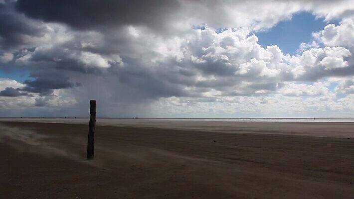 공원 모래 스포츠 바다 여행 포즈 자연 하늘 휴가 덴마크 사람없음 태양 맑음 어둠 서핑 연 폭풍 무거움 서퍼 전국 프리스타일 수평선 MP4 해외동영상 클립영상 자연요소 공공시설 날씨 운동선수 북유럽 놀이용품 수상스포츠 무게 생태계 동영상 파일형식