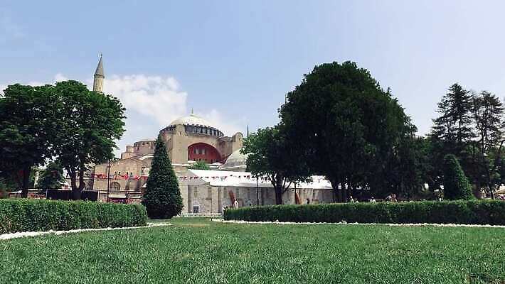 공원 꽃 유럽 아시아 종교 문화 여행 건축양식 이스탄불 사람없음 건물 초록색 파란색 빛 뷰티 성당 교회 정원 튤립 역사 이슬람교 4월 박물관 모스크 동쪽 칠면조 천연기념물 라마단 랜드마크 바실리카 아랍어 콘스탄티노플 4K MP4 튀르키예 해외동영상 클립영상 식물 건축물 공공시설 건축 나라 컬러 종교건축 조류 날짜 방향 동영상 파일형식