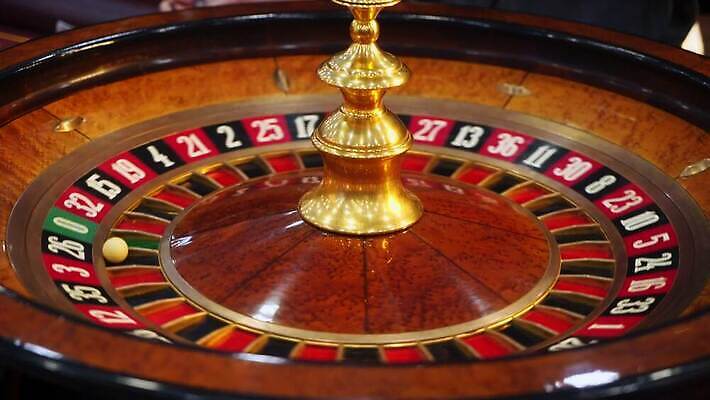 라이프스타일 이동 돈 공 모션 놀이 탁자 성공 사람없음 빨간색 숫자 게임 우승 바퀴 행운 재산 고급 도박 위험 카지노 기회 룰렛 중독 영 돌리기 라스베가스 승자 잭팟 플레이어 4K MOV 해외동영상 클립영상 문자 컬러 가구 컨셉 생활 금융 최고 동영상 파일형식