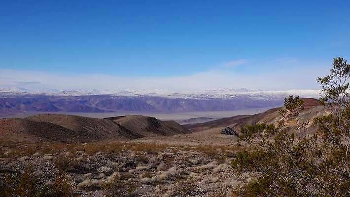구름 공원 모래 여행 겨울 자국 자연 하늘 휴가 산 건조 파노라마 풍경 사람없음 야외 파란색 계곡 맑음 미국 트래킹 하이킹 사막 흰색 황무지 숲 언덕 캘리포니아 통과 내추럴 요세미티국립공원 전국 절정 4K MP4 해외동영상 클립영상 자연요소 계절 공공시설 컬러 북아메리카 레저 날씨 촬영기법 국립공원 생태계 동영상 파일형식