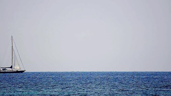 호수 물결 밧줄 교통수단 스포츠 파도 바다 여행 요트 교통시설 자연 조류 바람 휴가 휴식 항해 사람 사람없음 물 파란색 관광지 항구 경쟁 크루즈 방향 선원 돛대 레가타 MOV 해외동영상 클립영상 자연요소 동물 줄 컬러 교통 컨셉 배_교통 날씨 시설 생태계 동영상 파일형식