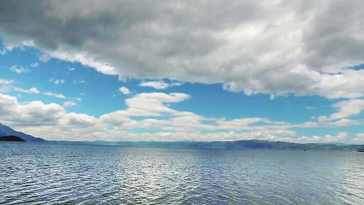 나무 호수 백그라운드 자연 하늘 표면 산 건조 사람없음 내부 물 파란색 강 반사 계곡 침묵 거울 추위 황무지 언덕 서리 마케도니아 지질학 4K MP4 해외동영상 클립영상 자연요소 식물 교육 컬러 소리 생태계 동영상 파일형식 남유럽