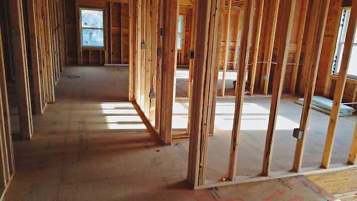 외관 산업 벽 캐나다 건축양식 지붕 새로움 아파트 주택 프레임 건설업 사람없음 내부 건물 목재 빛 미국 건설현장 수리 널 아래 뼈대 잡동사니 복원 설치 수목 합판 4K MOV 해외동영상 클립영상 나무 건축물 건축 컨셉 북아메리카 재료 방향 위치 동영상 파일형식