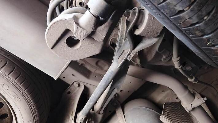 컨셉 부분 교통시설 자동차 사람없음 금속 검은색 운전 긴급 변화 수리 브레이크 엘리베이터 고장 아래 서비스 속도 탱크 연료 가스 시스템 엔진 정비공 모터 유지 국회 깨짐 단절 돌봄 배기가스 범퍼 옛날 자동 제어 중고 차고 탄소 4K MP4 해외동영상 클립영상 육상교통 컬러 교통 모션 재질 기술자 방향 시설 위치 동영상 파일형식