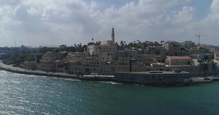 기독교 종교 바다 중동 건축양식 하늘 안테나 파노라마 풍경 사람없음 건물 여름 파란색 교회 탑 도시 만 중세 역사 이슬람교 지중해 포트 타운 유대인 동쪽 스카이라인 랜드마크 숭배 옛날 이스라엘 4K MOV 해외동영상 클립영상 건축물 계절 건축 나라 컬러 통신 종교건축 촬영기법 방향 동영상 서아시아 파일형식