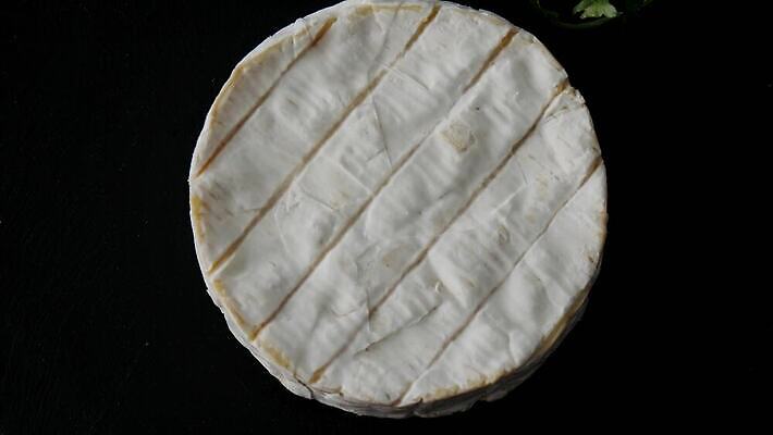 전통 음식 다이어트 재료 치즈 건강 사람없음 식사 저녁식사 우유 프랑스 수확 흰색 시골 신선 원형 아침식사 상품 먹기 크림 유기농 회전 부드러움 프랑스어 노르망디 식품점 맛있는 4K MP4 해외동영상 클립영상 도형 문자 웰빙 유럽 컬러 농업 모션 유제품 상점 감각 동영상 파일형식