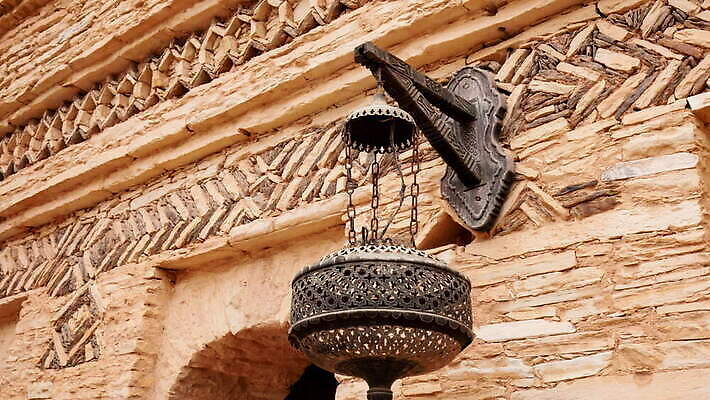 전통 문화 음식 벽 여행 건축양식 아프리카 불 조명 거리 미술 사람 사람없음 건물 장식 노란색 세일 여행객 문 상점 신선 도시 화려 시장 이슬람교 대문 가스 모로코 랜드마크 아랍어 정문 MOV 해외동영상 클립영상 자연요소 건축물 건축 나라 종교 컬러 컨셉 문화예술 동영상 파일형식